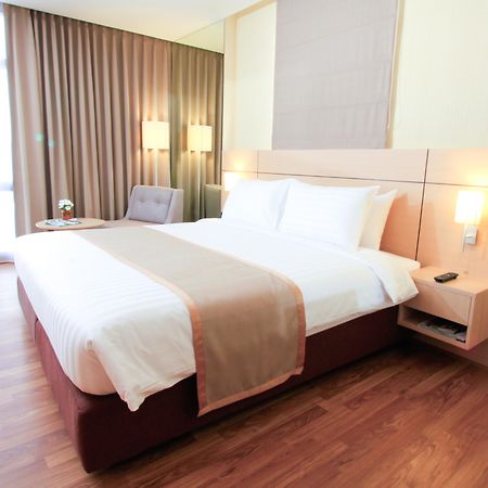 Petals Inn Bangkok Exterior photo