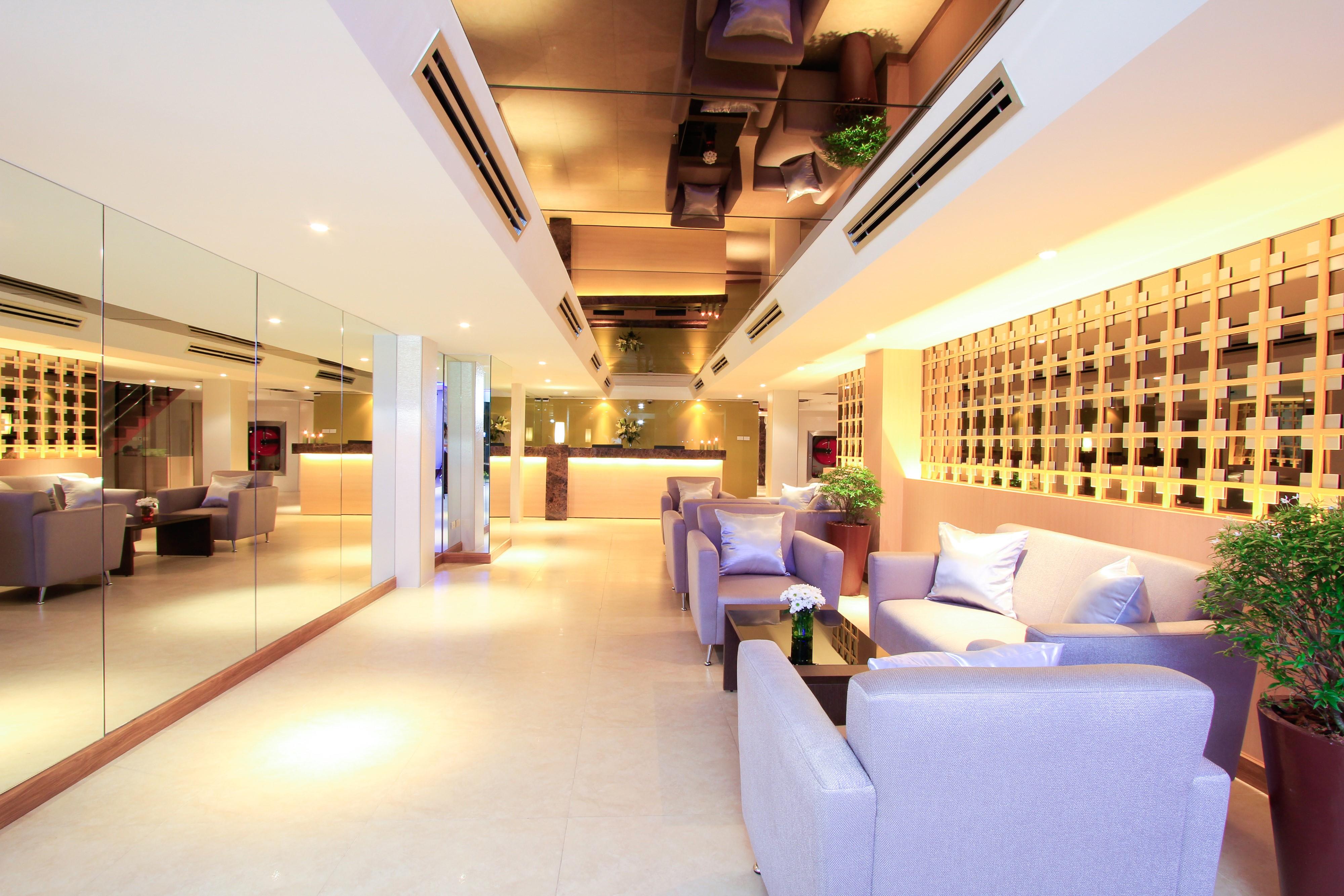 Petals Inn Bangkok Exterior photo